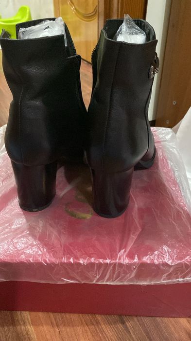 Женский обувь.Новая.