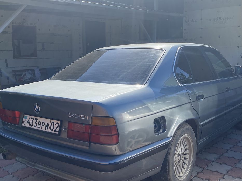 Продаю бмв 520 i в отличном состояние