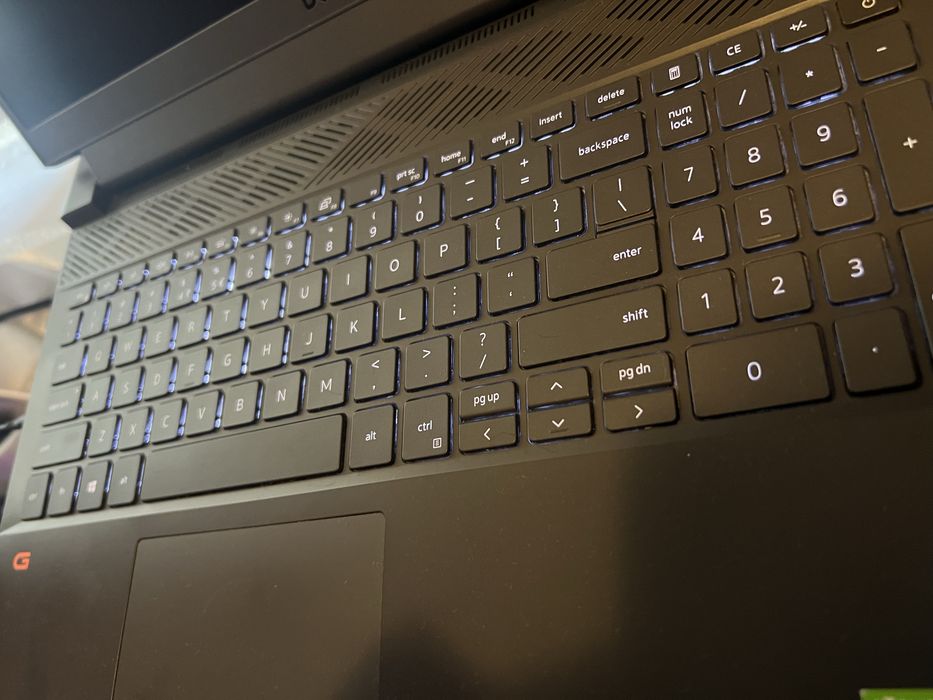 Геймърски лаптоп Dell