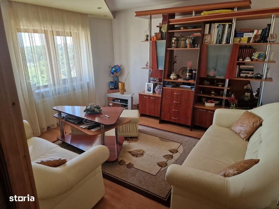 De inchiriat apartament 3 camere decomandate Obcini,Suceava