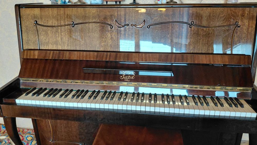 Класическо пиано "Заря"