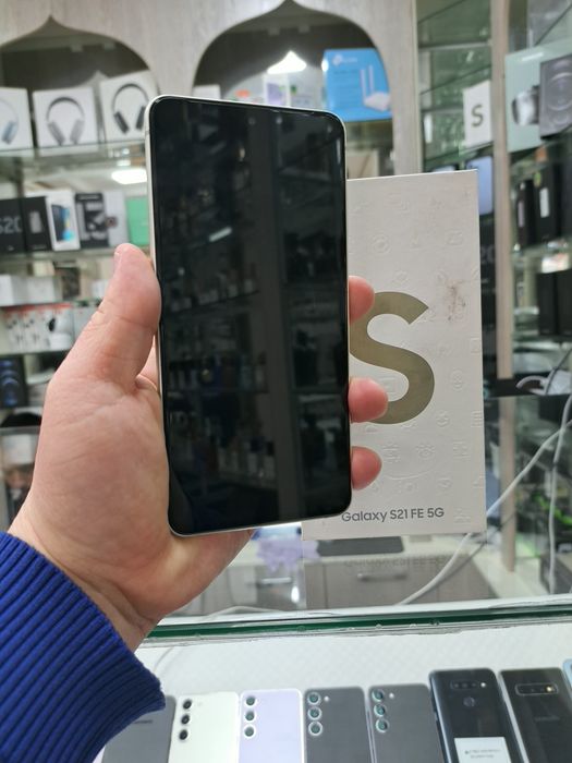 Samsung S21 Fe xotirasi 8/256GB