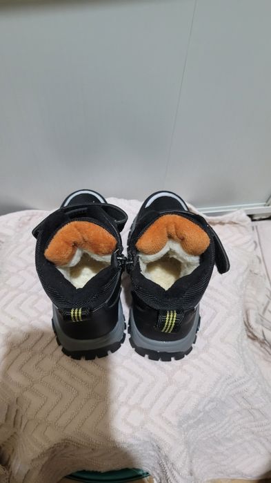 Продам НОВЫЕ детские ботинки