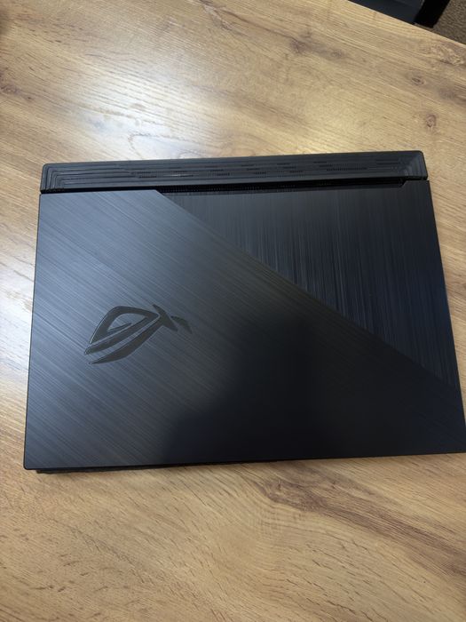 Ноутбук Asus ROG strix G512LI 8гб/ SSD 477