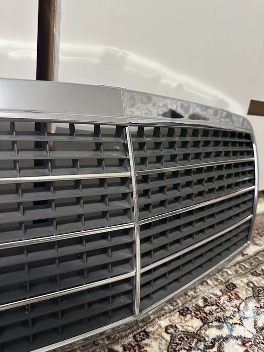 Решетка радиатора оригинал