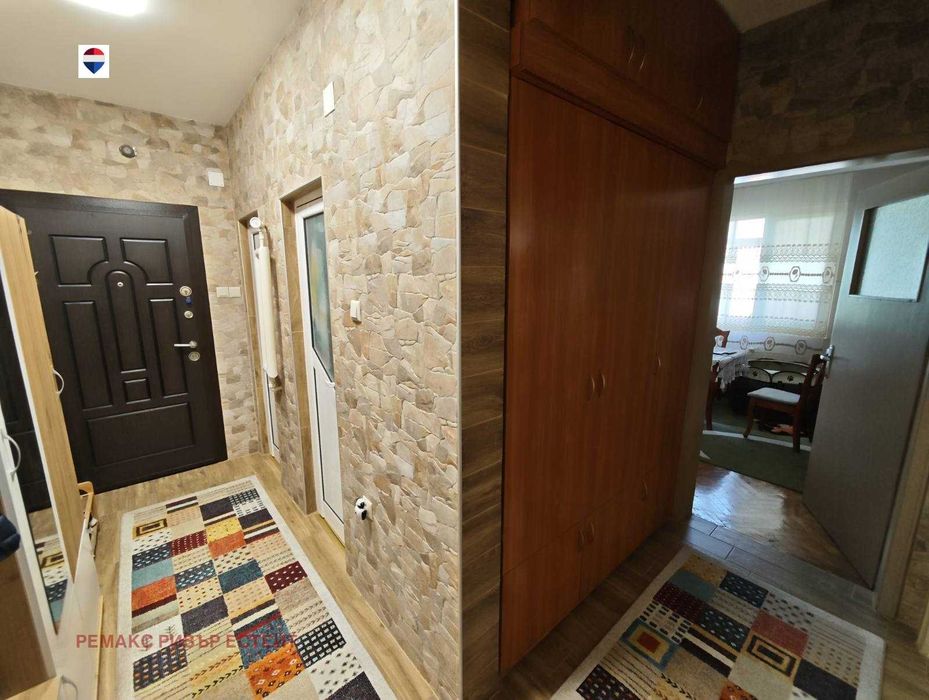 Продава се Тристаен апартамент в Русе, Възраждане - 86 кв.м за 1067 €/кв.м - Снимка #13