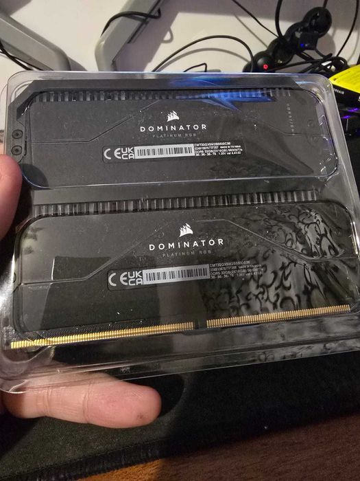 Kit Memorie Corsair DOMINATOR PLATINUM RGB, 32GB DDR5, 5600MHz CL36