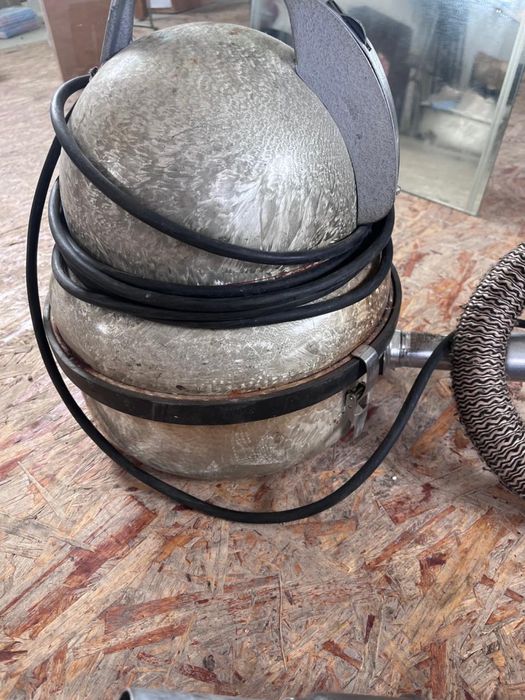 Стол, зеркало, пылесос СССР