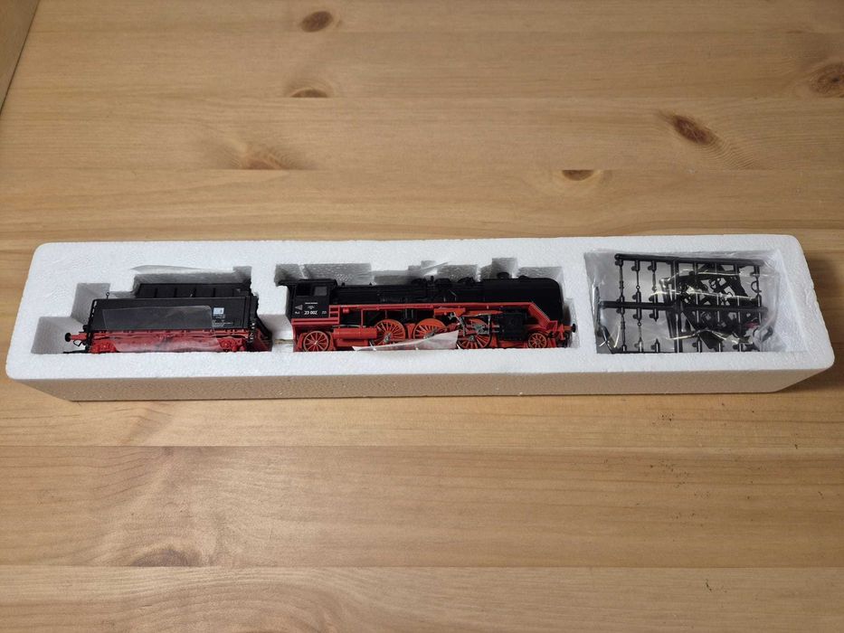 Locomotiva cu aburi BR 23 , Tillig 02100, scara TT