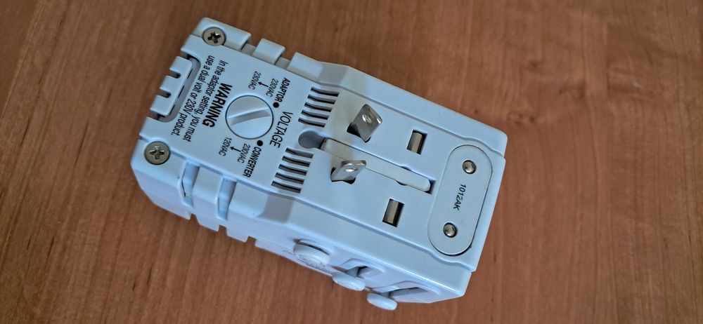 Multi adapter - Travel Smart (NEW)