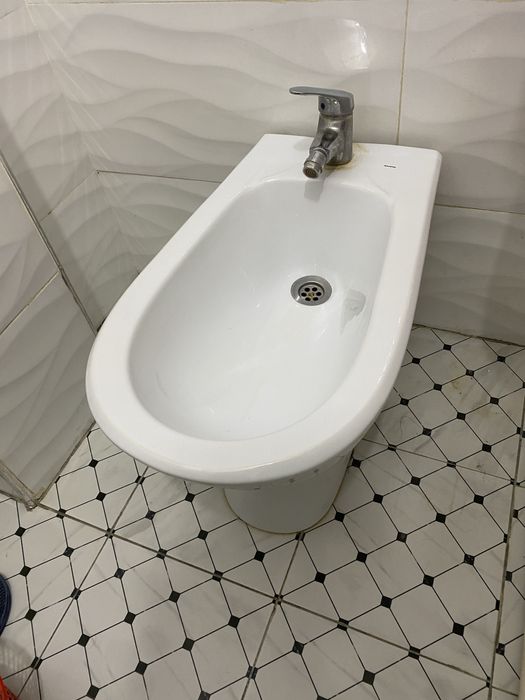 Продам белый биде