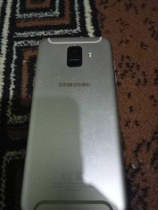 Samsung A6 ideal holatda