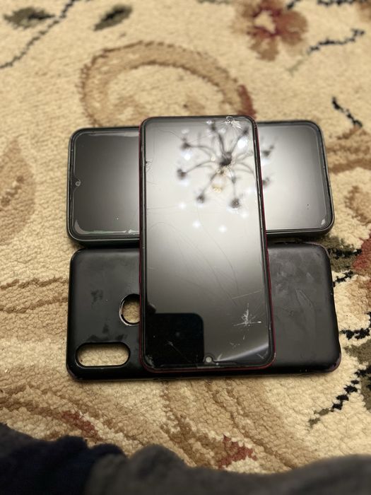 Samsung A10 , Redmi 9A