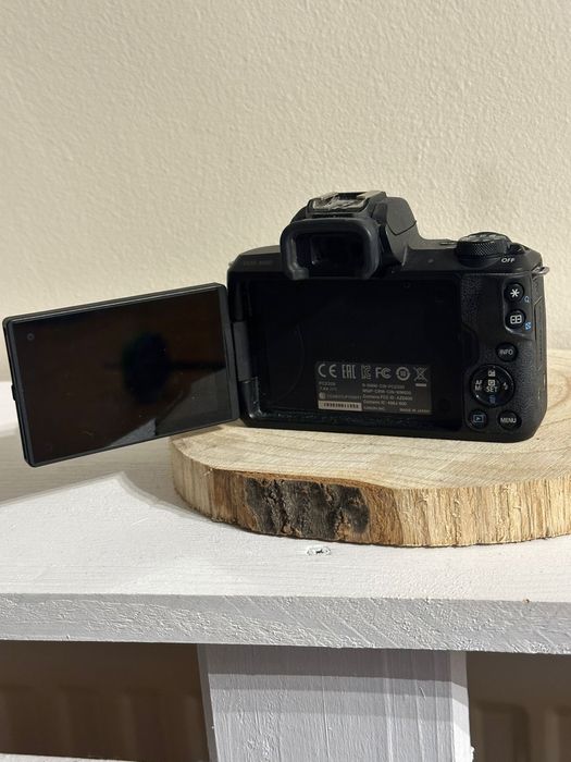 Vând cameră mirrorless Canon EOS M50