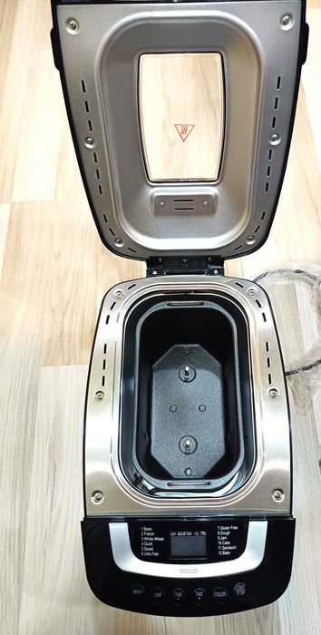 Хлебопекарна Oliver Voltz OV51446B, нова, 800W, 12 програми, LCD дисплей, Таймер, Черна