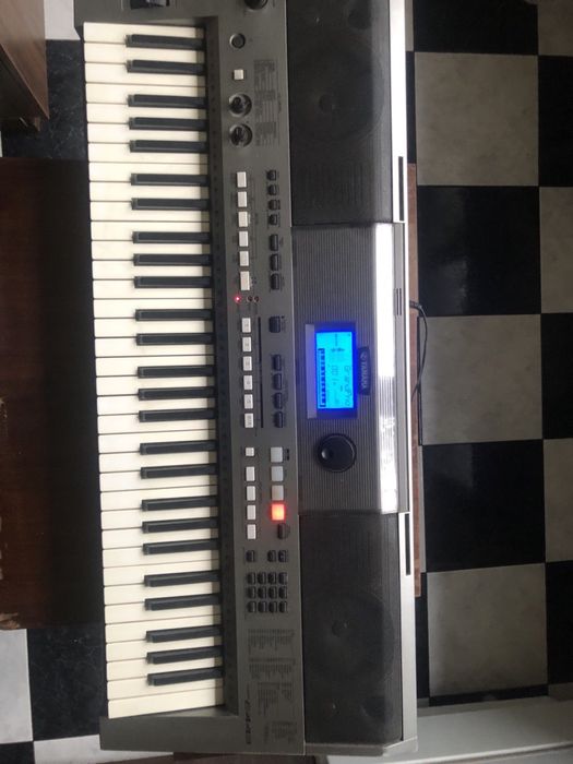 Продам синтезатор Yamaha!