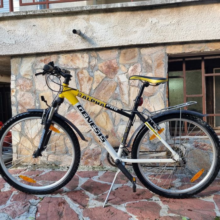 Два велосипеда -  градско шосеен австрийски Arizona Genezis trekking series лек алуминиев, Shimano NEXSAVE ,Megarange 24 скорости , виж снимки другия