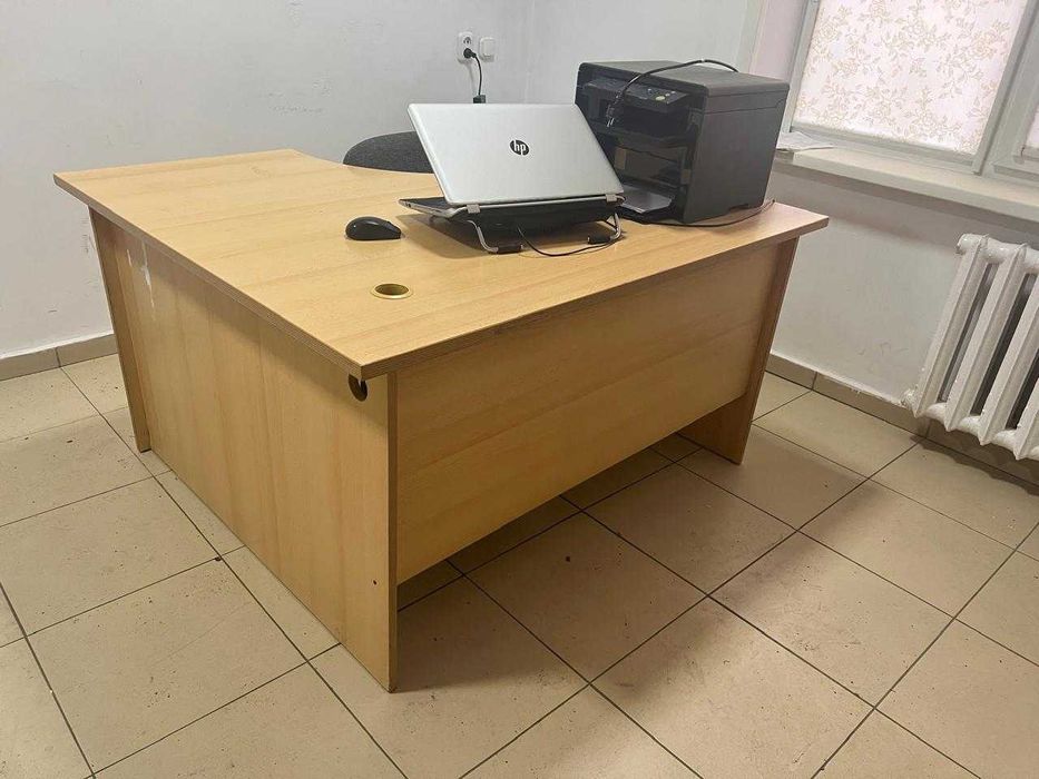 продается стол для офиса