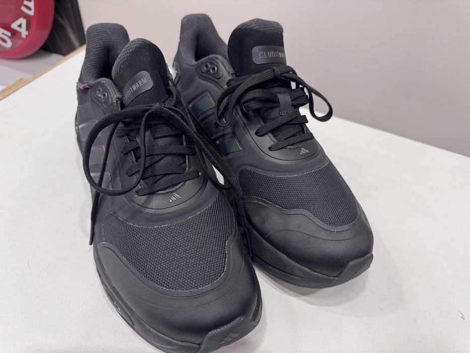 Новые кроссовки Adidas