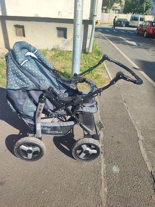 Vând cărucior sport cu poziție somn