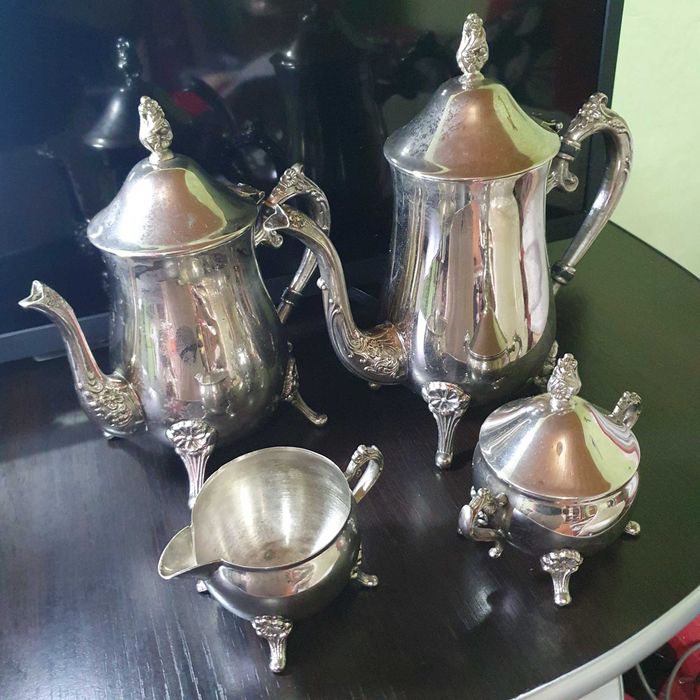 De vanzare setul asta.