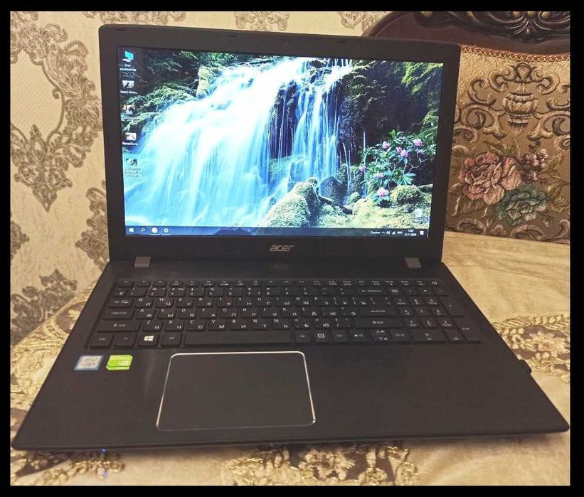 Ноутбук сотилади Acer Core i5-7020U