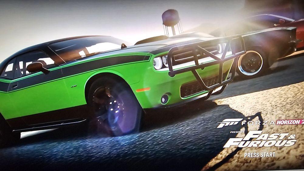 XBOX360 consola XBOX 360 slim, HDD 250 GB + 4 jocuri masini si kinect