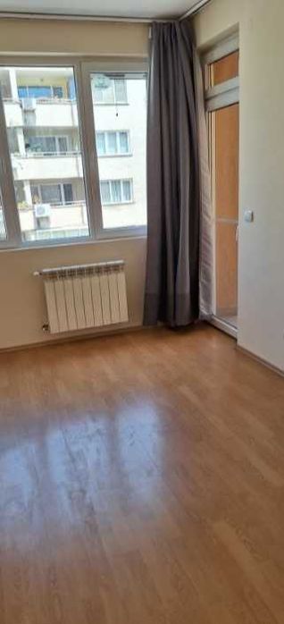 Дава се под наем Тристаен апартамент в София, Център - 106 кв.м за 809 € - Снимка #1