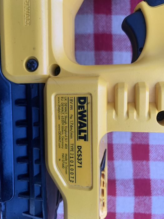 DeWALT DCS 371/акумулаторен лентов трион