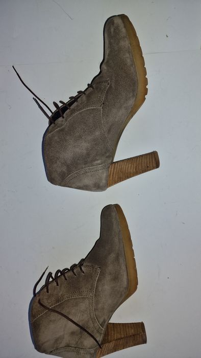 Ghete din piele intoarsa cu toc de 8cm