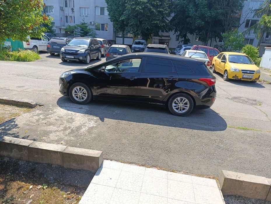 Хюндай и  30 нов внос
