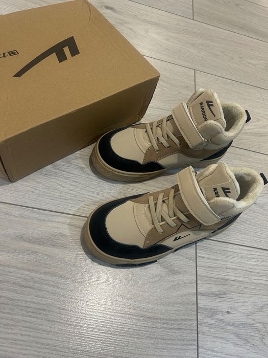 Продам детскую обувь