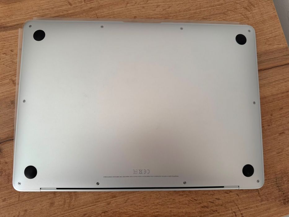 MacBook Air M1 8/512 / 91% bateriei (185 cicluri) / Stare Excelenta / Apple iPhone