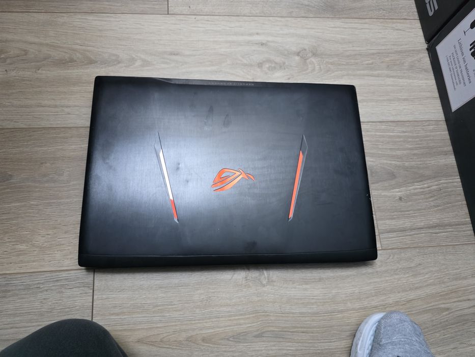 Laptopuri gaming pentru piese