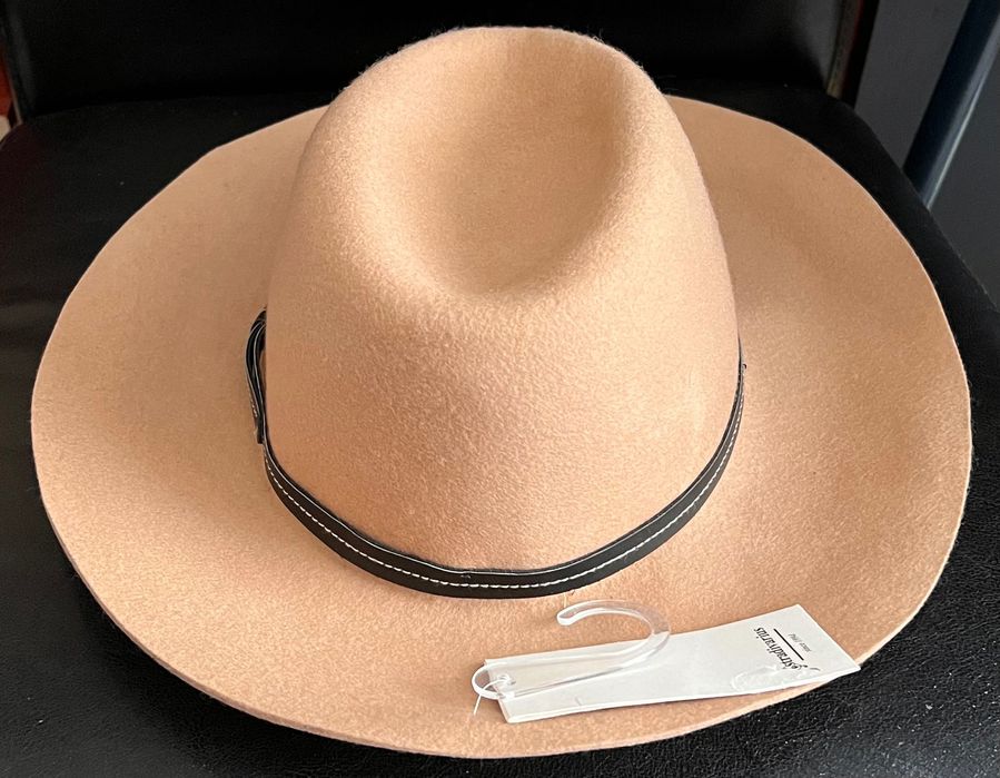 Pălărie din lână