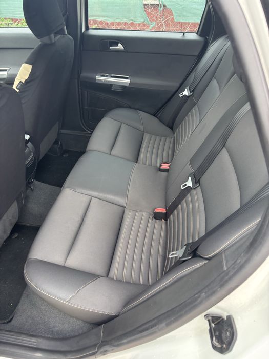 Vînd volvo V50  D2