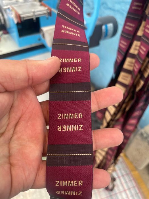 Jakkard toʻqima etiketlar karton birkalar emblema reklama hizmati