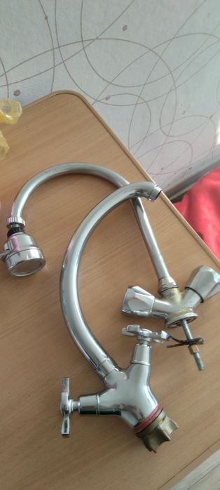 Продаю Смесители на кухню