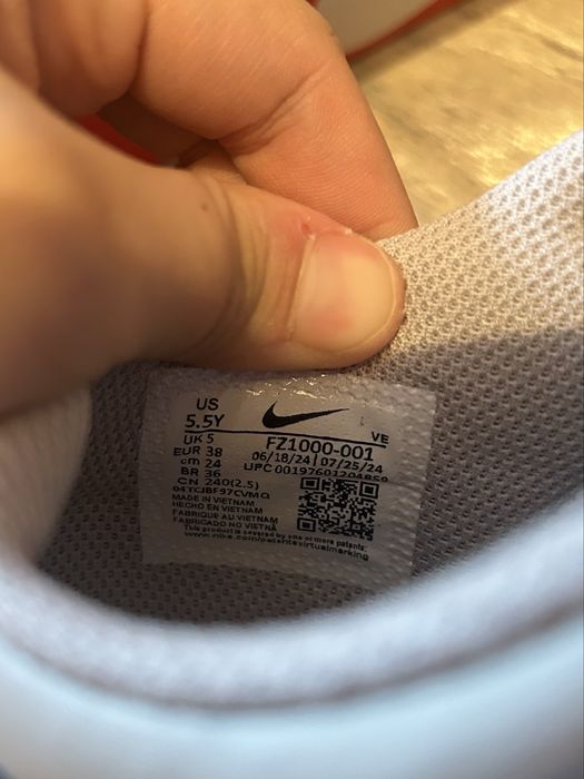 Продается кроссовки найк оригинал новые