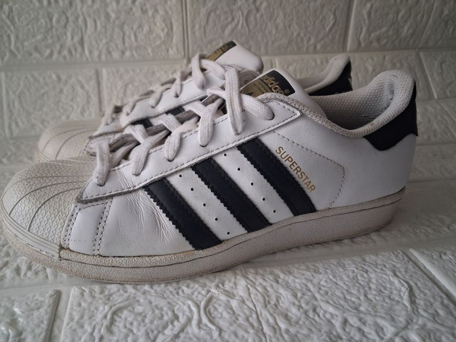 ADIDAS маратонки  37.5 номер