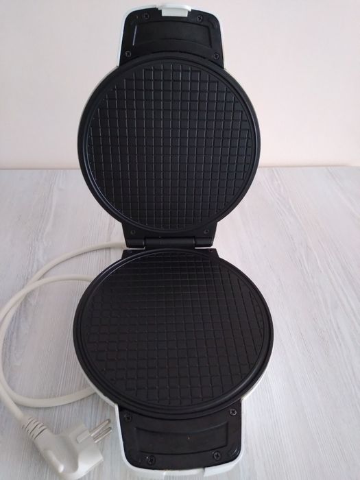 Продается вафельница