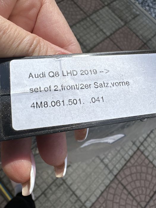 “Оригинални гумени стелки Audi Q8 / SQ8 2019+ (нови)”