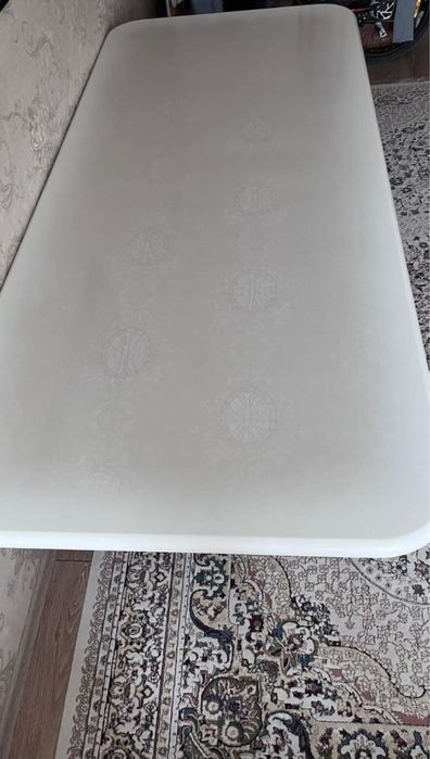 Стол для гостиной/кухни