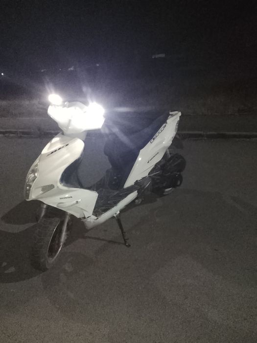 Продам скутер 150 кубов