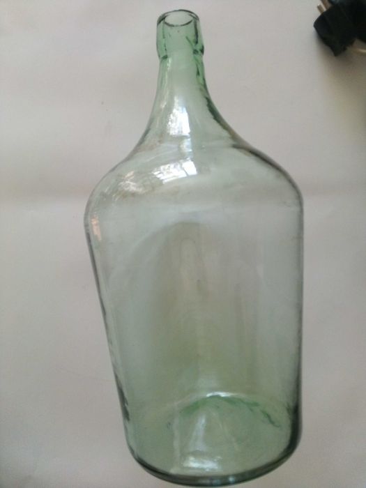 Две стари стъклени шишета / дамаджани 5 литра