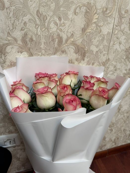 Цветы букет роз свежие