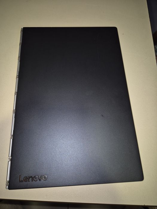 Vând tableta yogabook