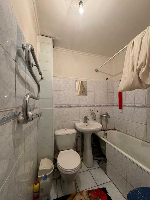 Продаётся 1-комнатная квартира. Этаж: 4 из 5. ул. МОЛДАГУЛОВА