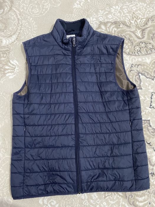 Продам безрукавку Zara