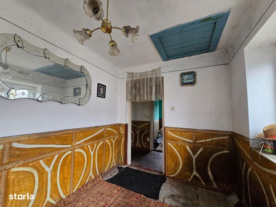 Vand casa in sat Potarnichea